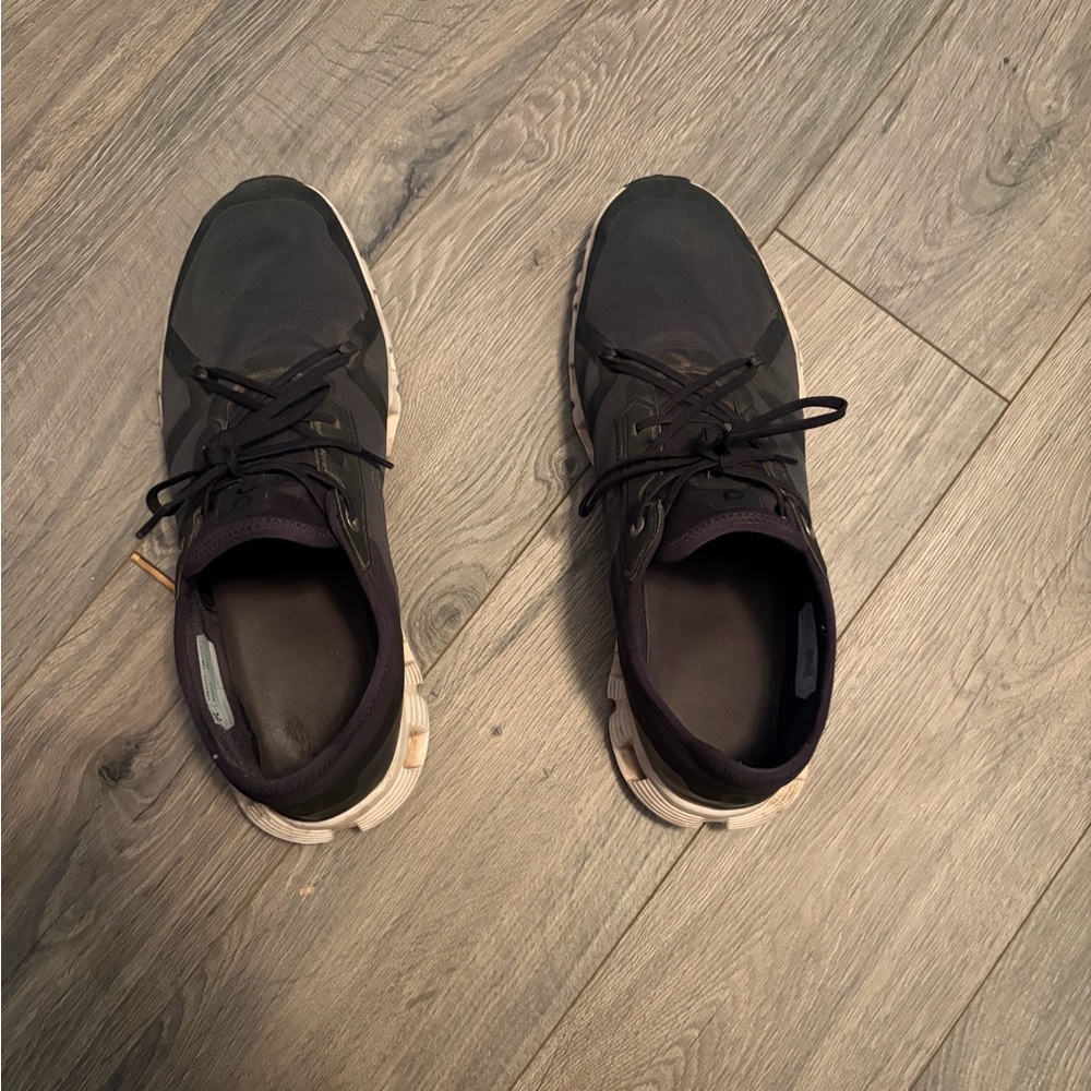 On Running Men's Black and White Athletic Shoes